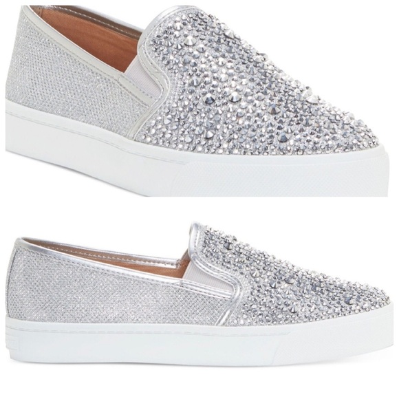 🆕Restock Sz-5.5 Sammie Silver Slip On Sneakers